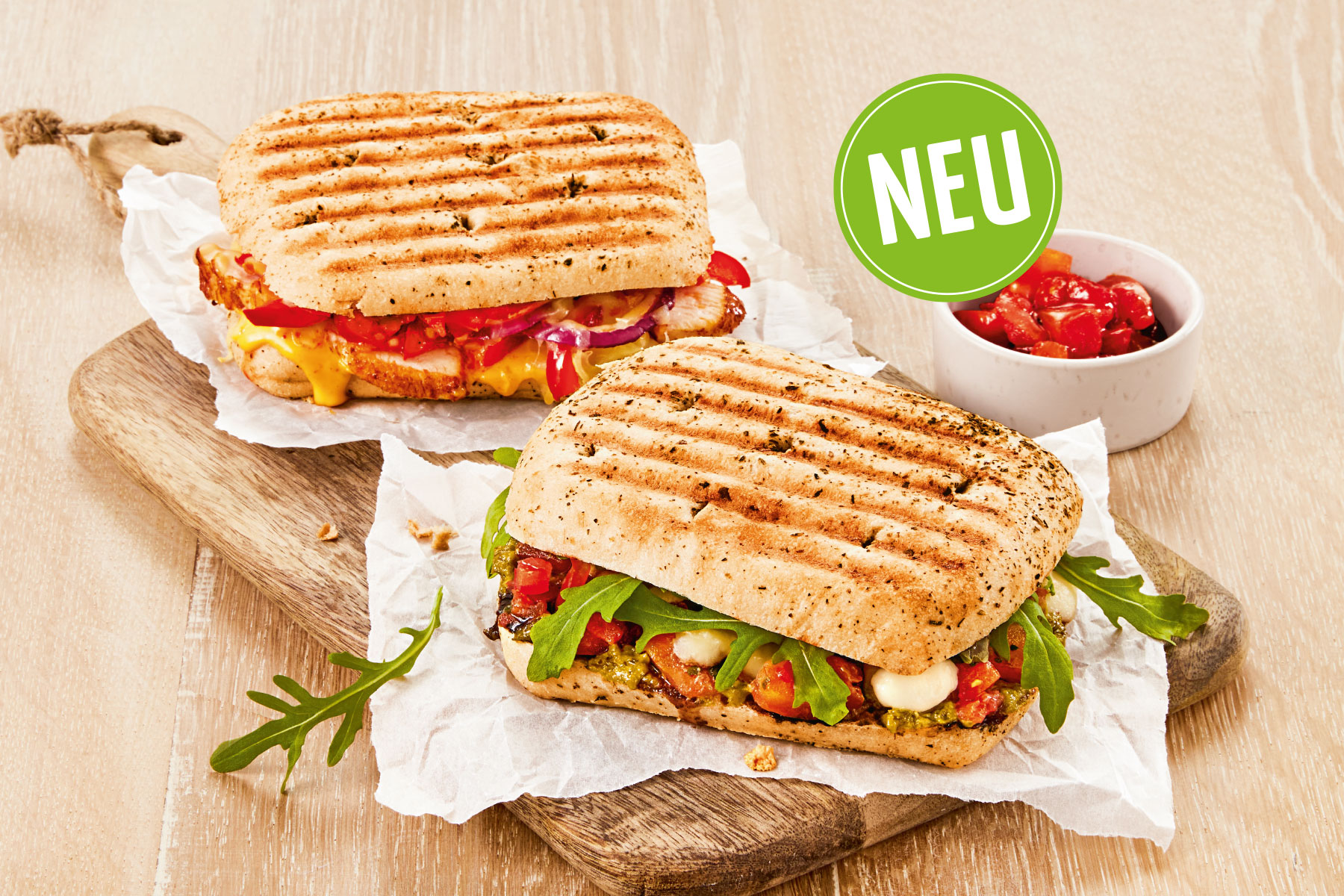 # HEISS BEGEHRT: Unsere neuen Hot Sandwiches!
